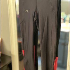 Ladies Under Armour cropped leggings
